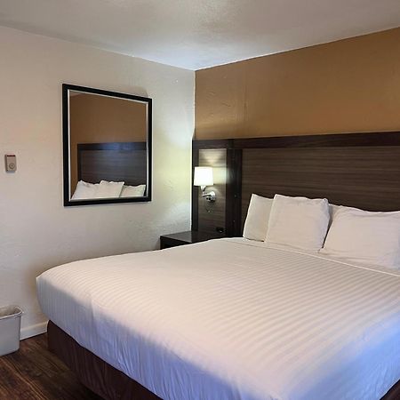 Sunrise Motor Inn Cody Bagian luar foto