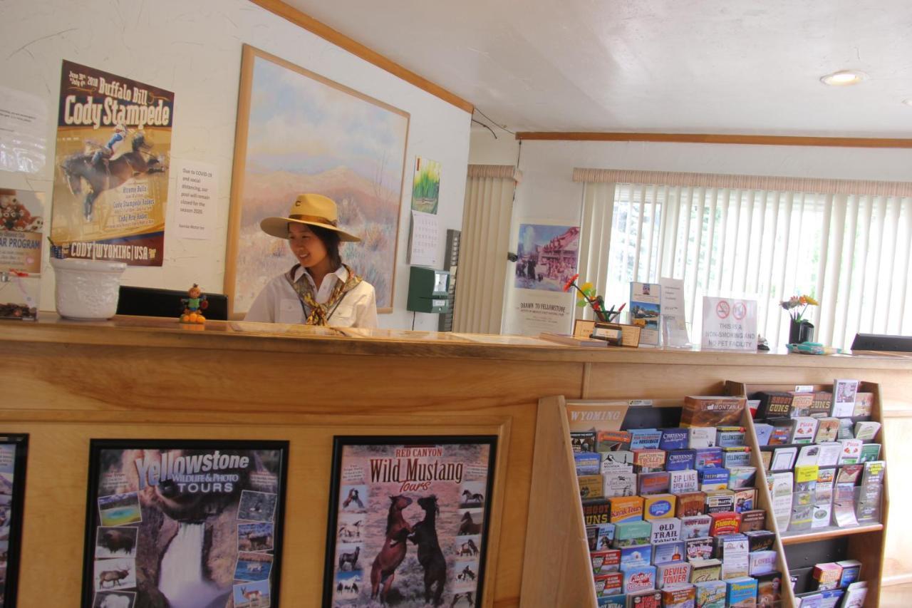 Sunrise Motor Inn Cody Bagian luar foto