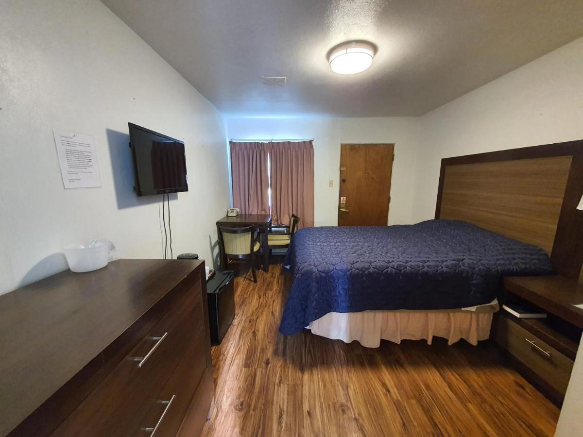 Sunrise Motor Inn Cody Bagian luar foto