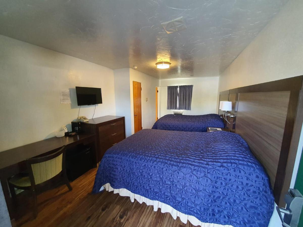 Sunrise Motor Inn Cody Bagian luar foto