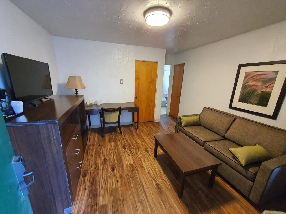 Sunrise Motor Inn Cody Bagian luar foto