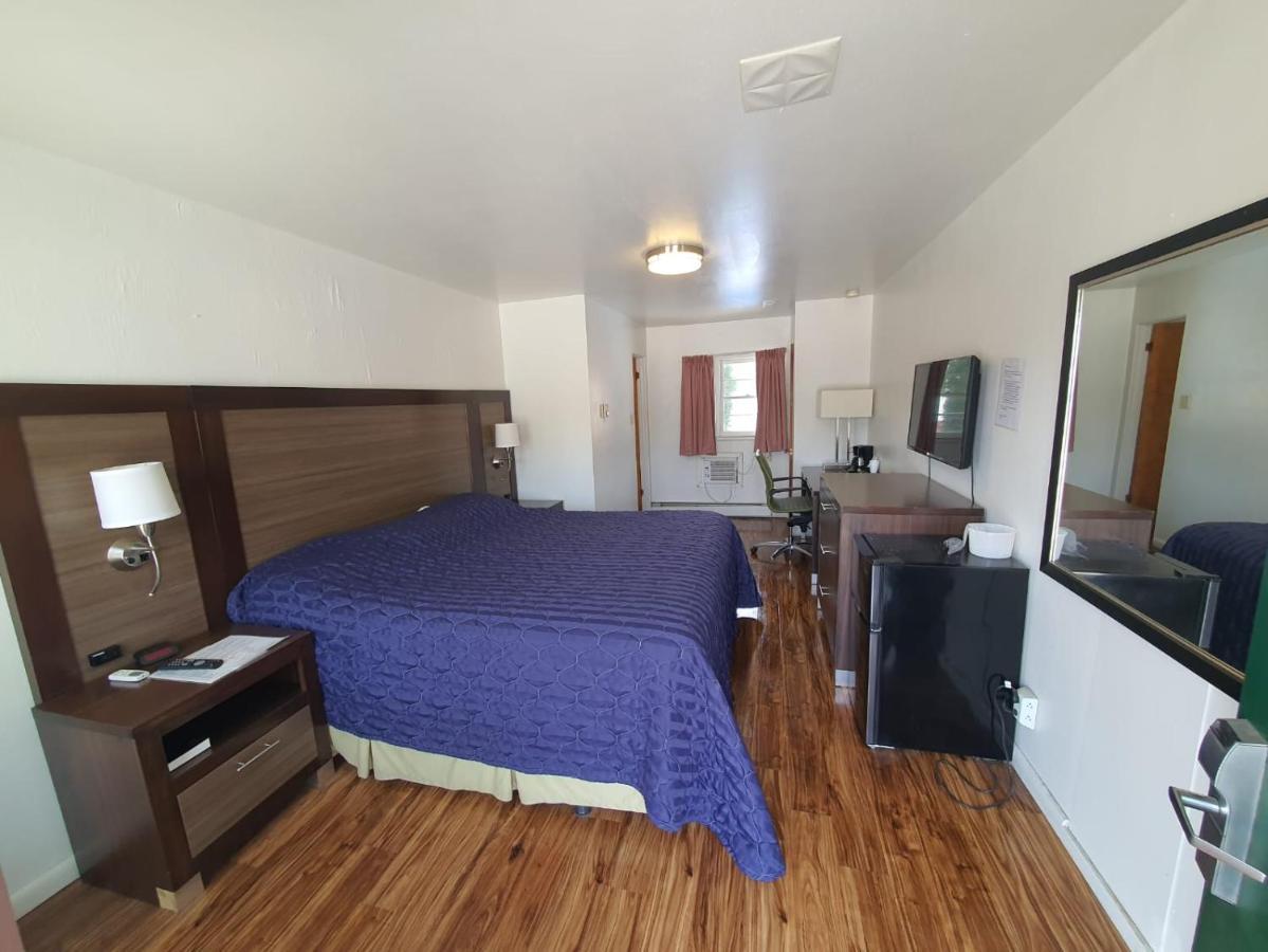Sunrise Motor Inn Cody Bagian luar foto