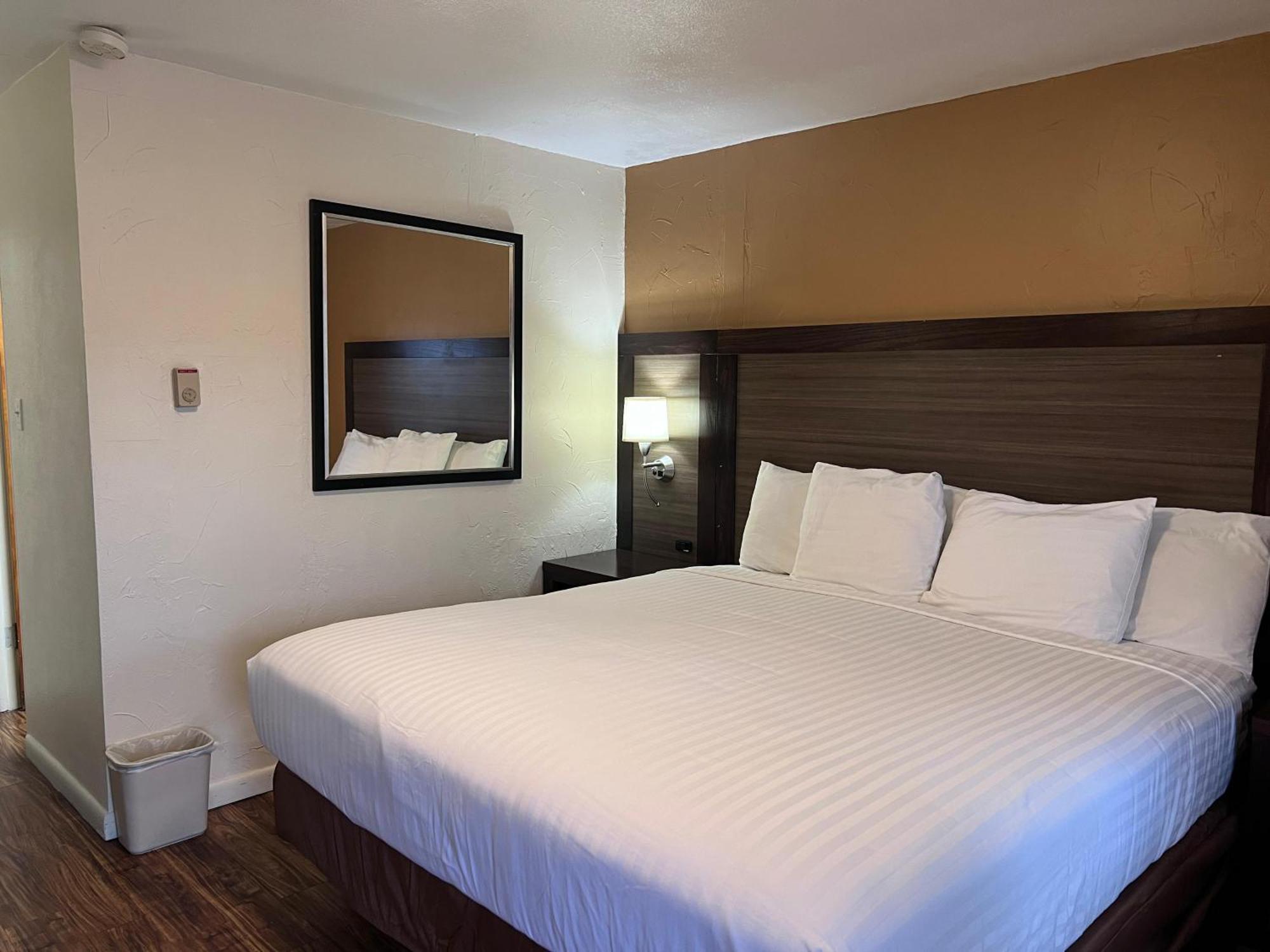 Sunrise Motor Inn Cody Bagian luar foto