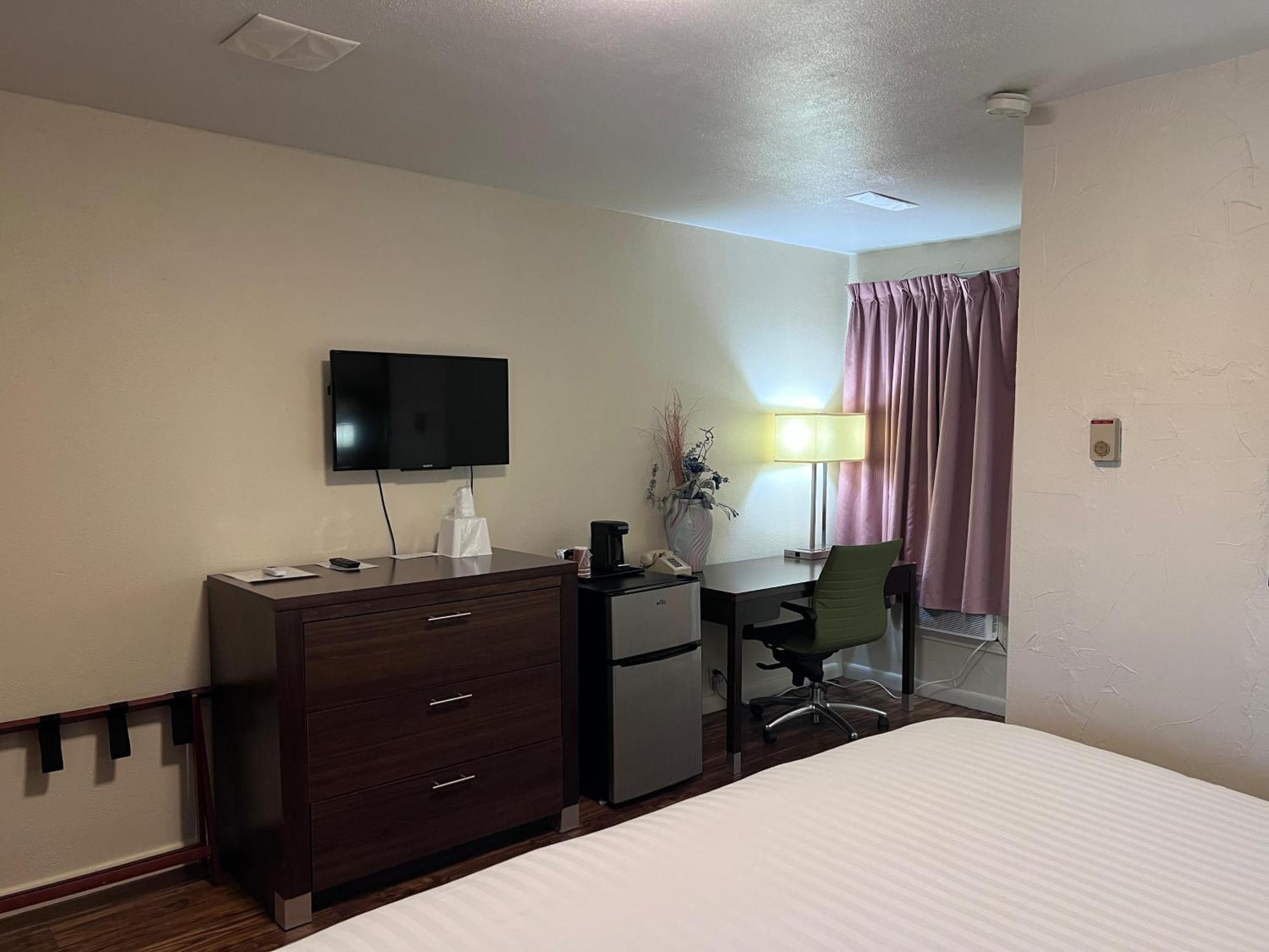 Sunrise Motor Inn Cody Bagian luar foto