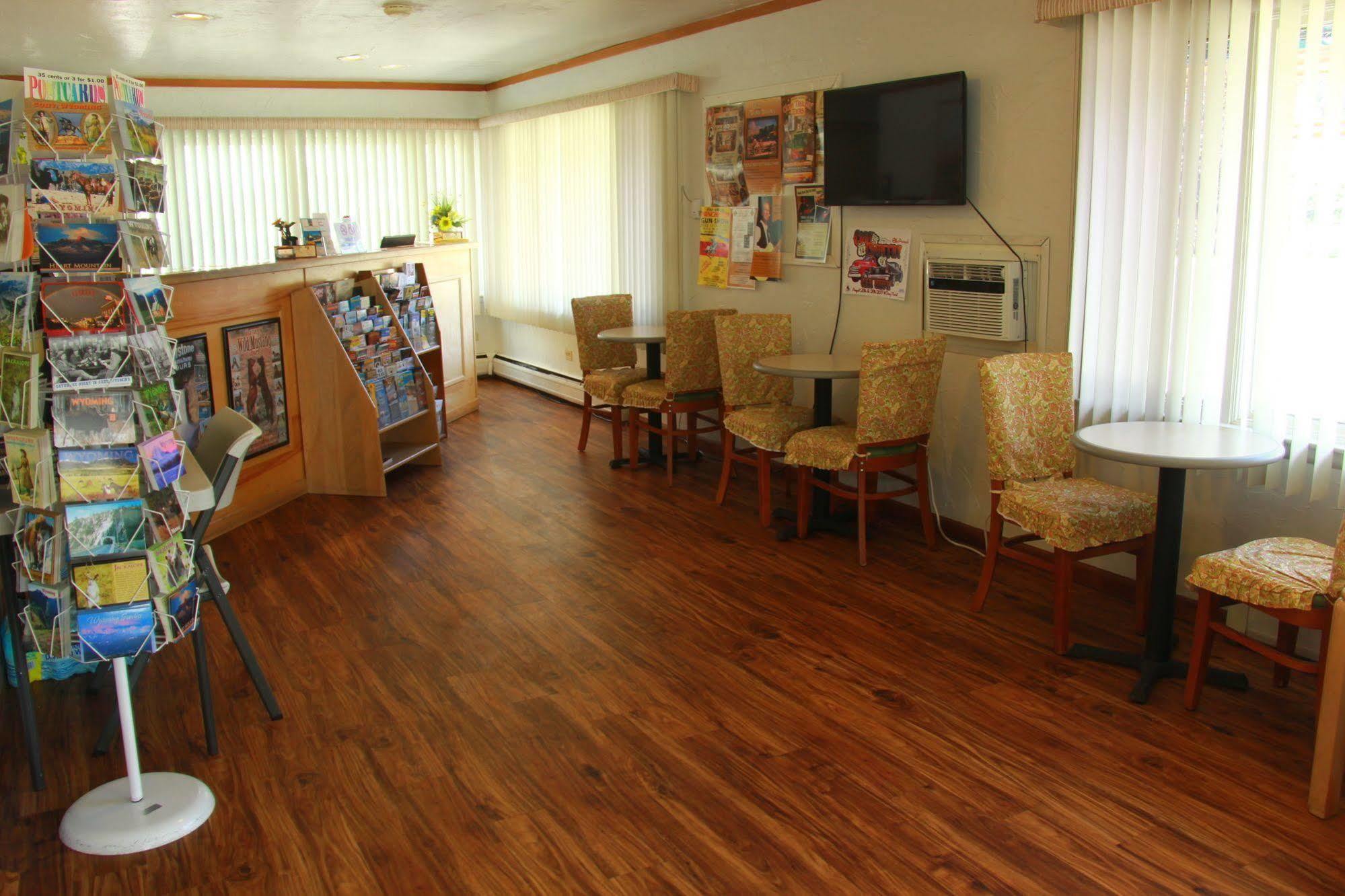 Sunrise Motor Inn Cody Bagian luar foto