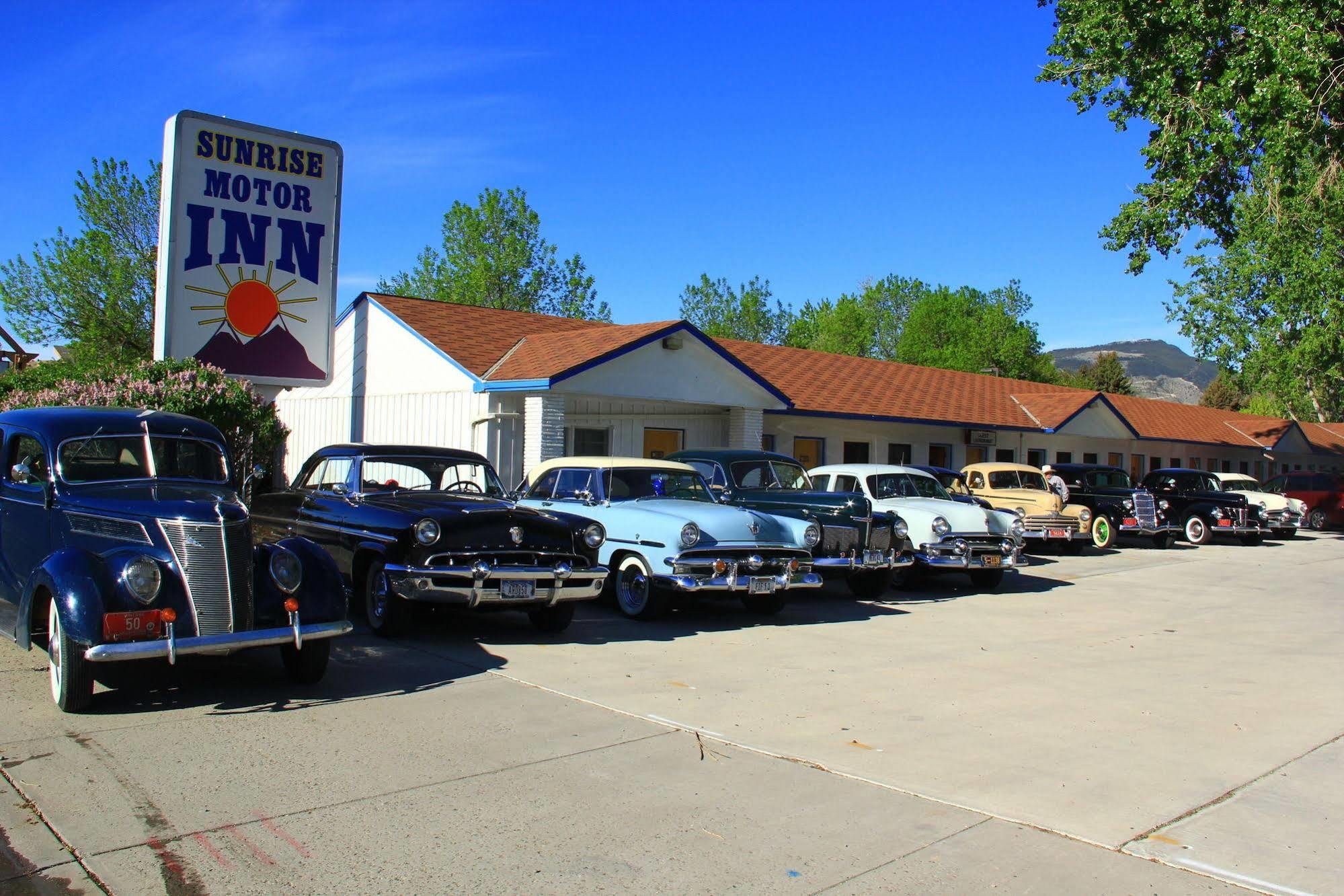 Sunrise Motor Inn Cody Bagian luar foto