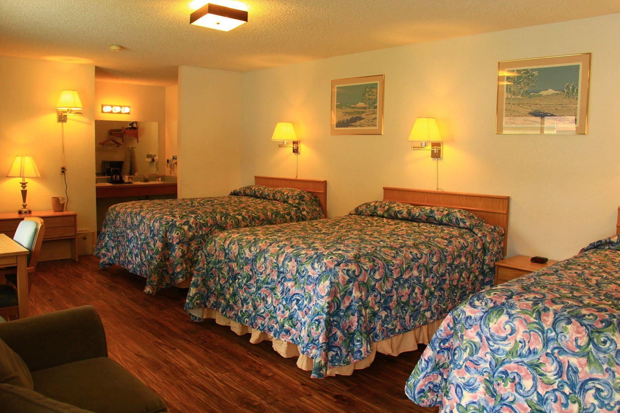 Sunrise Motor Inn Cody Bagian luar foto